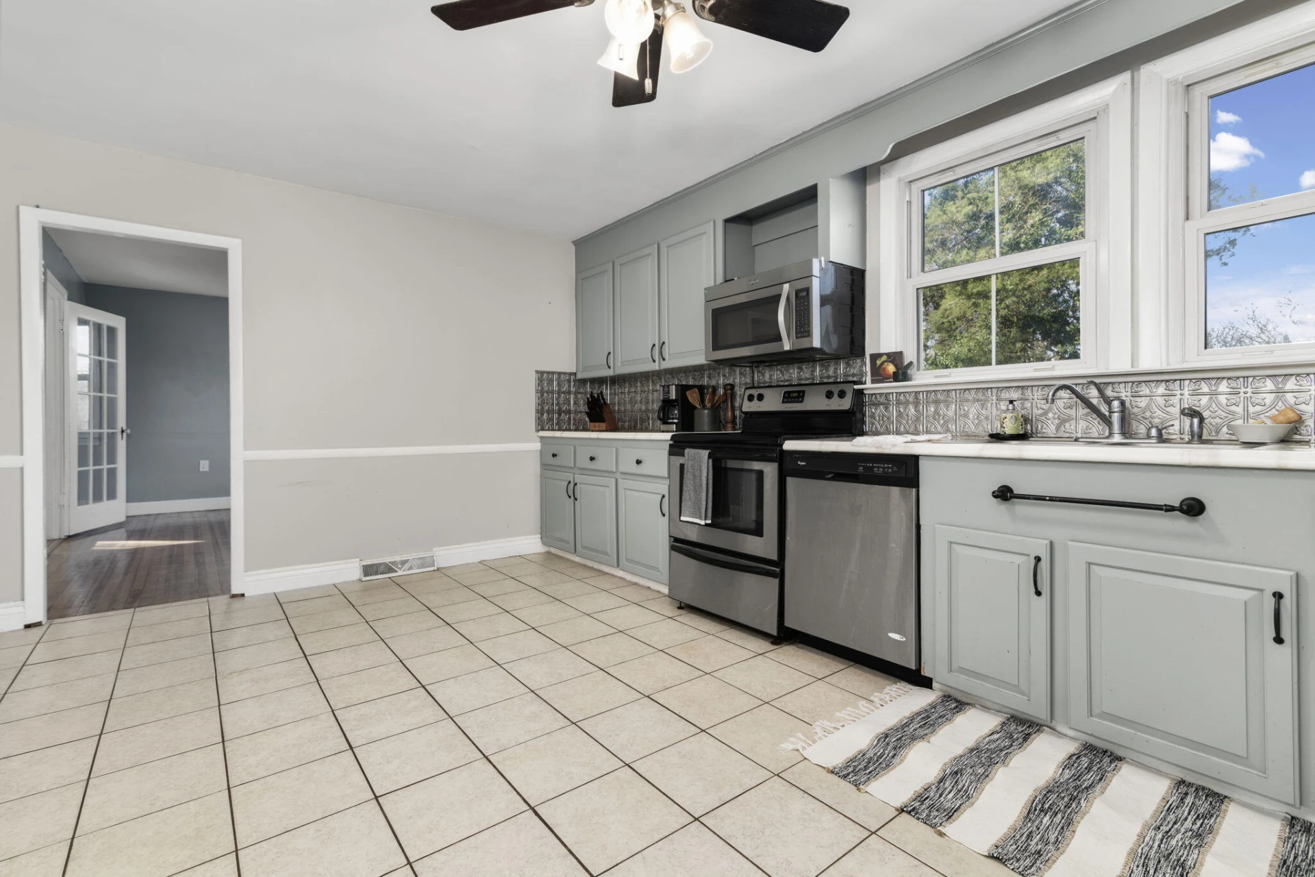 525 Monticello AVE - Photo 13