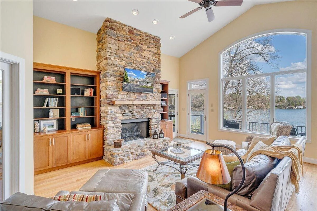 8599 Burnt Chimney RD - Photo 19