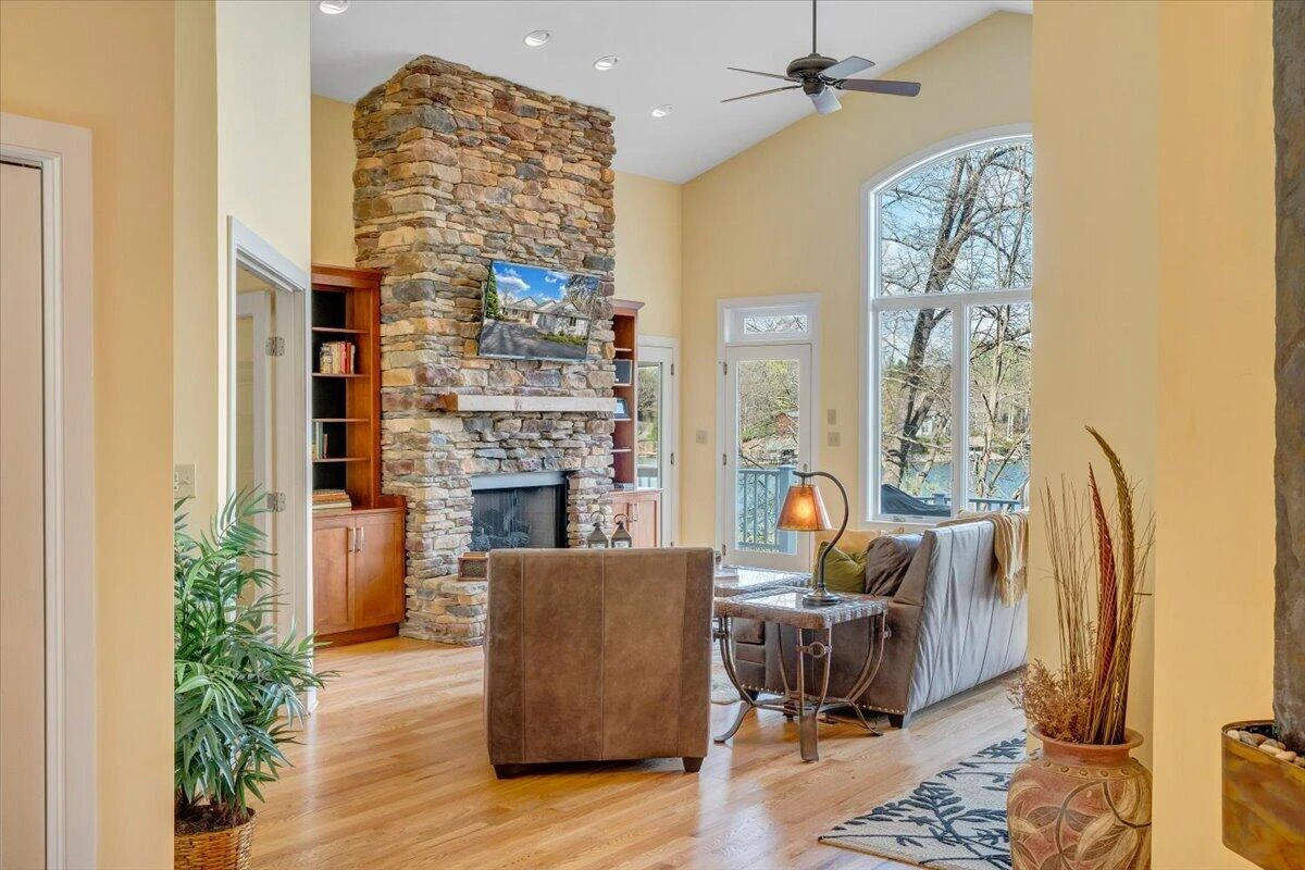 8599 Burnt Chimney RD - Photo 20