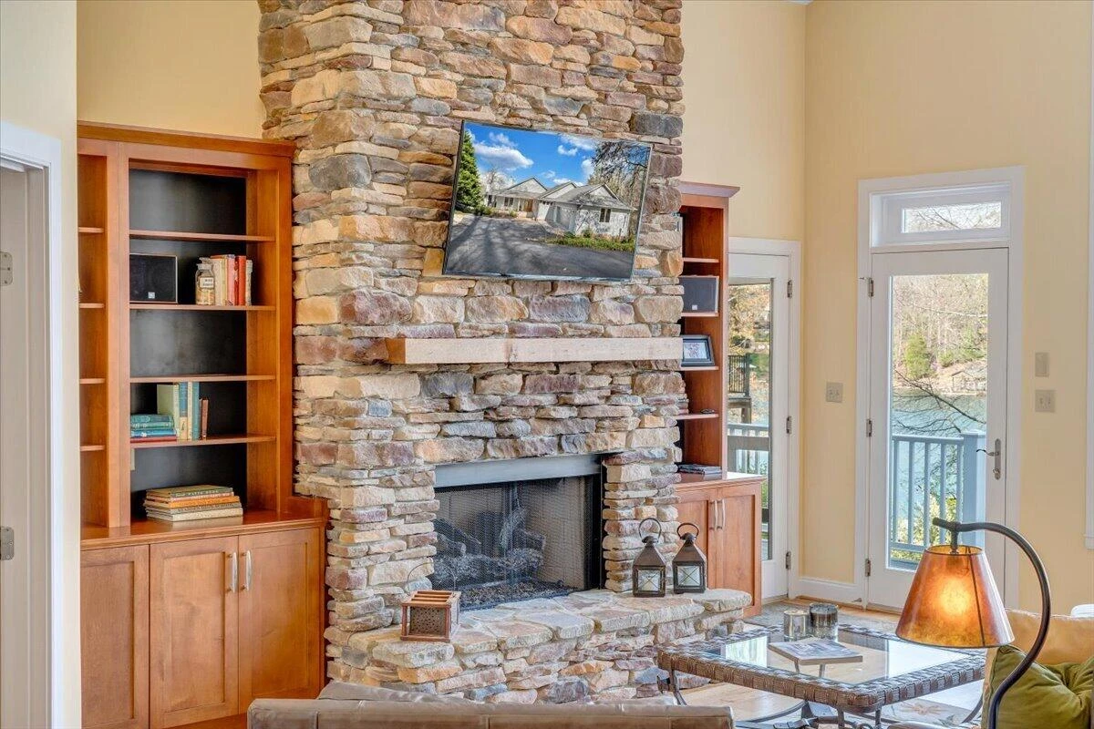 8599 Burnt Chimney RD - Photo 22
