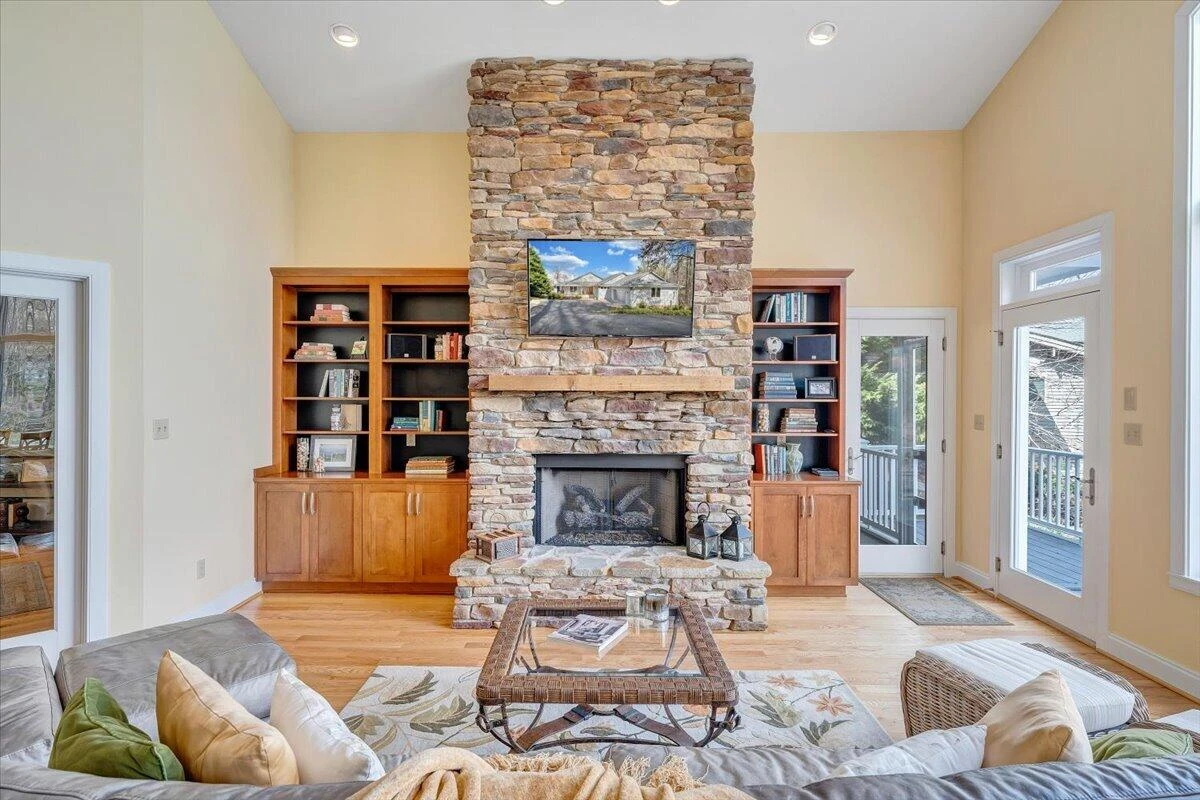 8599 Burnt Chimney RD - Photo 27