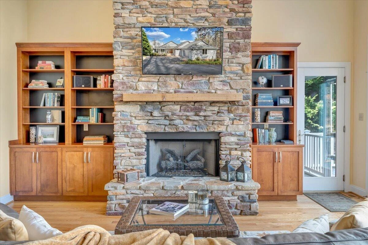 8599 Burnt Chimney RD - Photo 28
