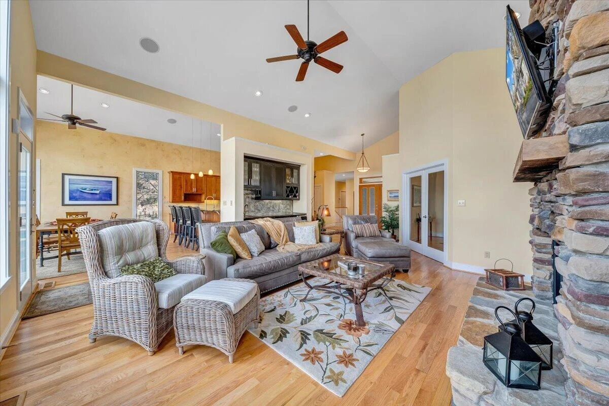 8599 Burnt Chimney RD - Photo 29