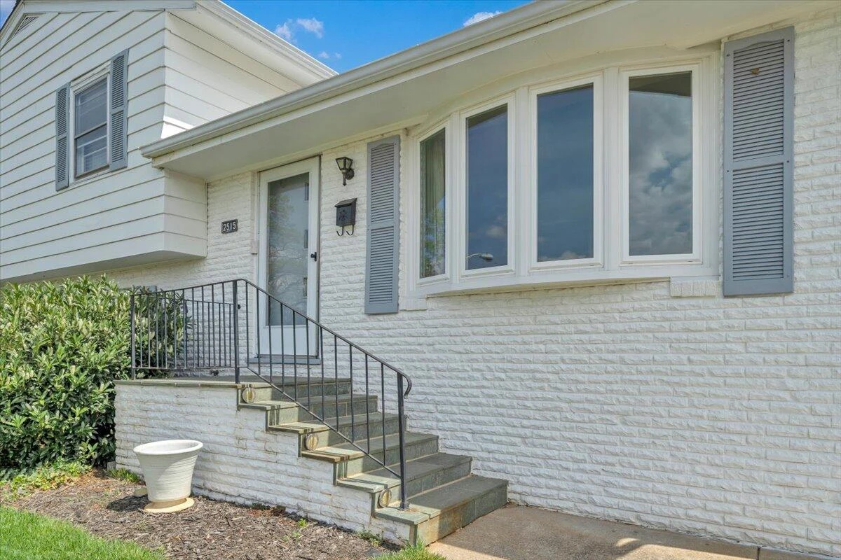 2515 Northminster RD - Photo 2