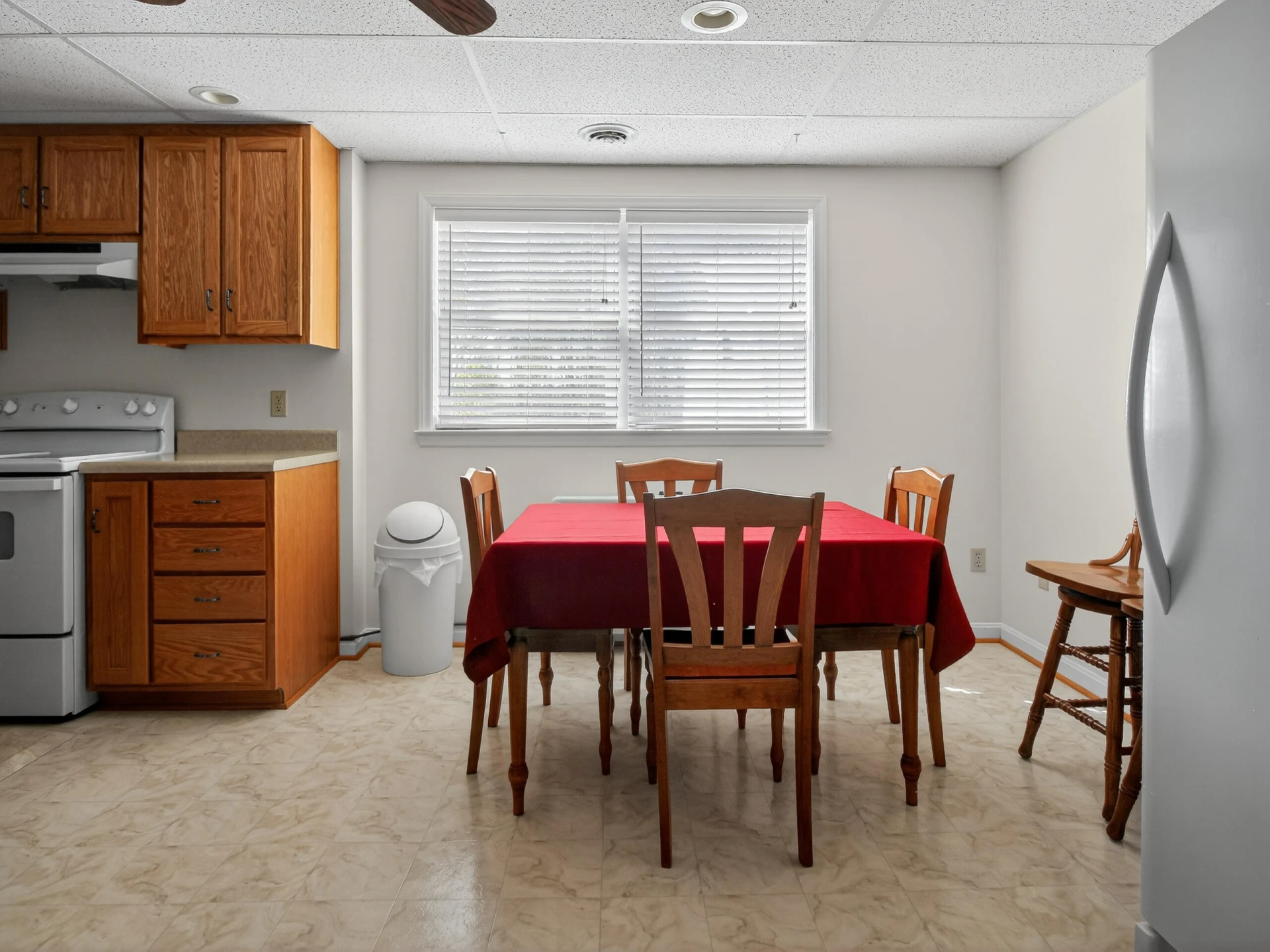 498 Meeks RD - Photo 35