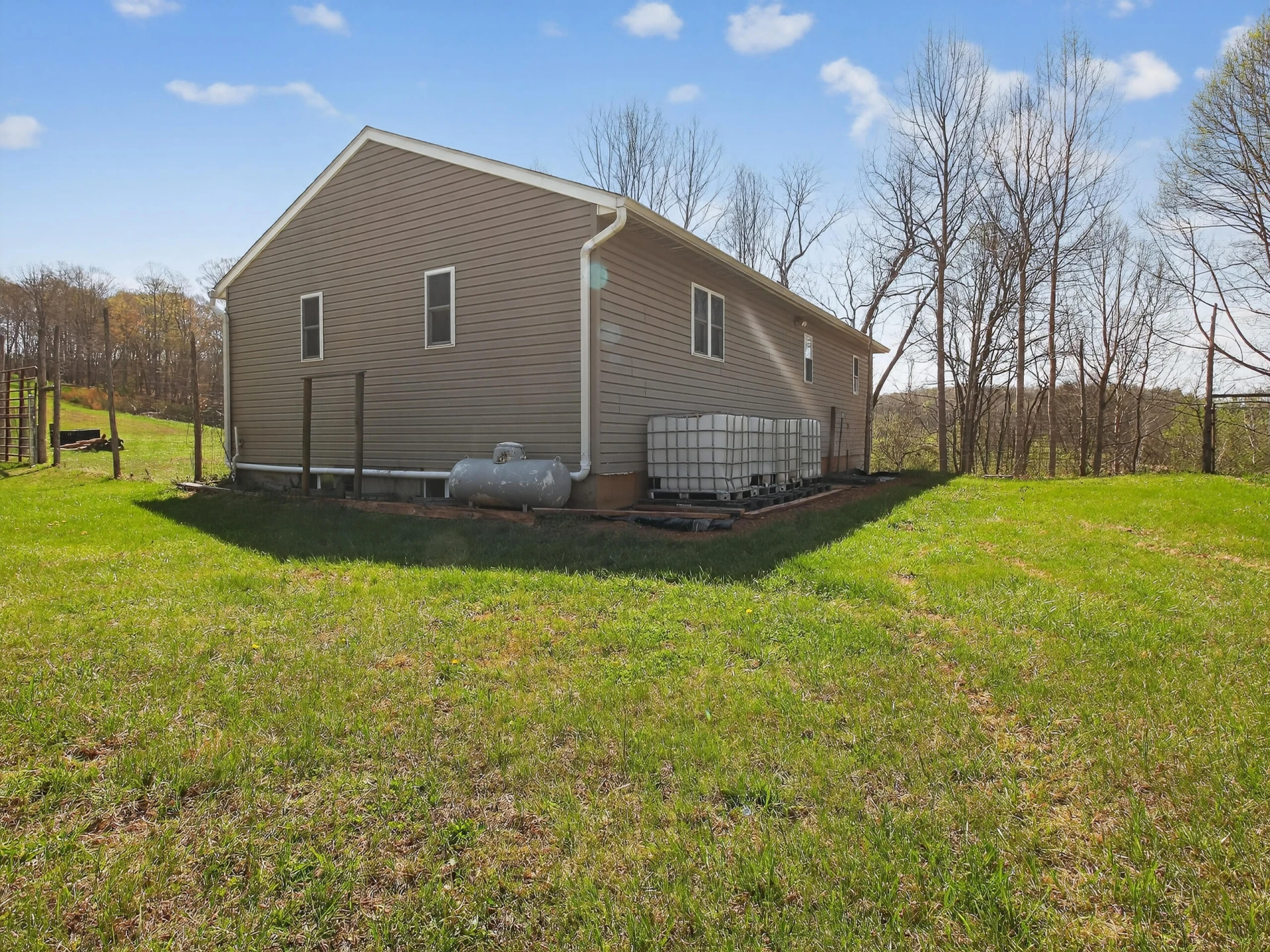 498 Meeks RD - Photo 68