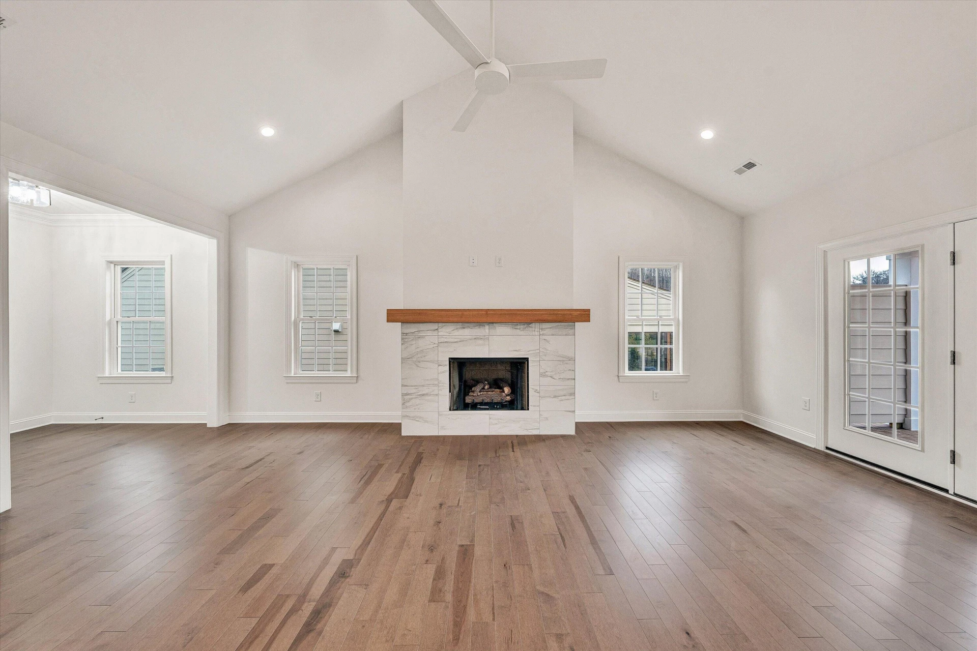 5007 Claremont CIR - Photo 7