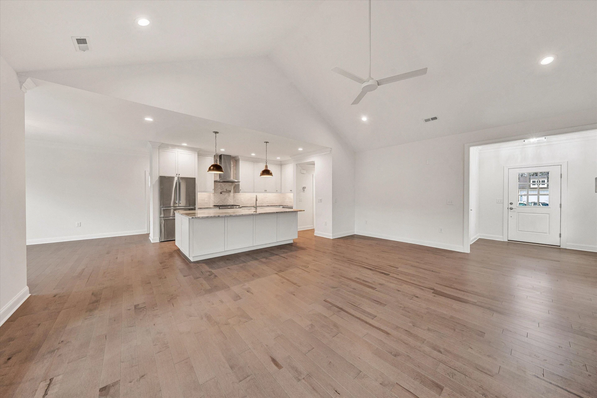 5007 Claremont CIR - Photo 9