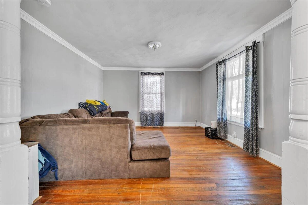 629 Highland AVE - Photo 5