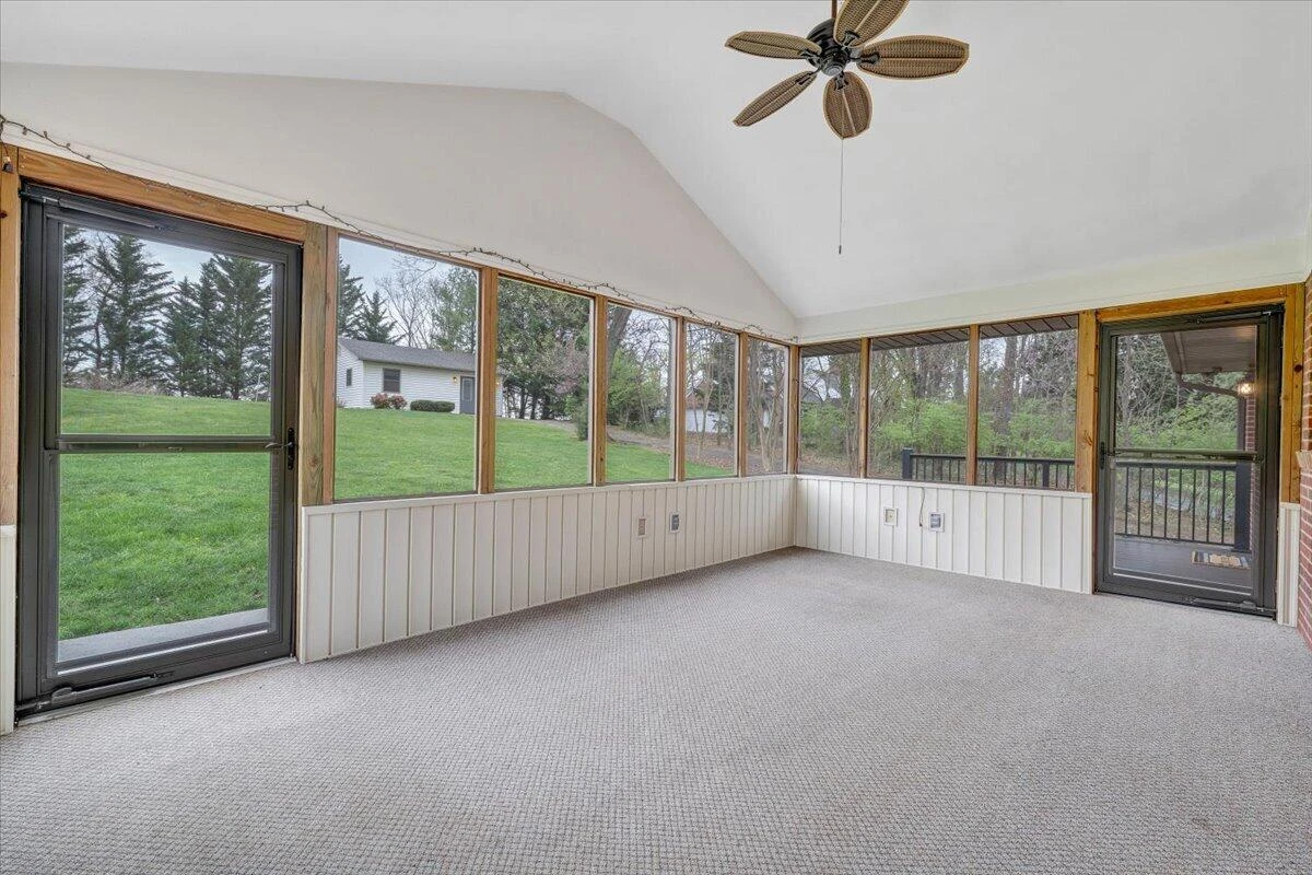 4125 Belle Aire CIR - Photo 58