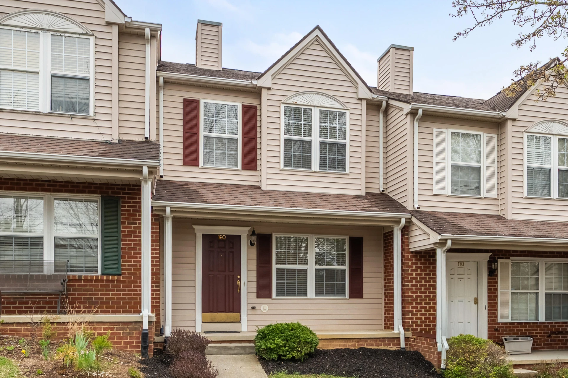 160 Willow Oak DR