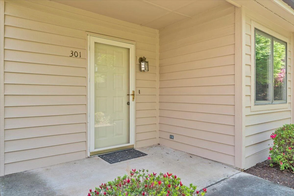 301 Windward DR - Photo 2