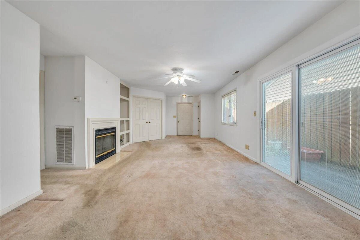 301 Windward DR - Photo 3