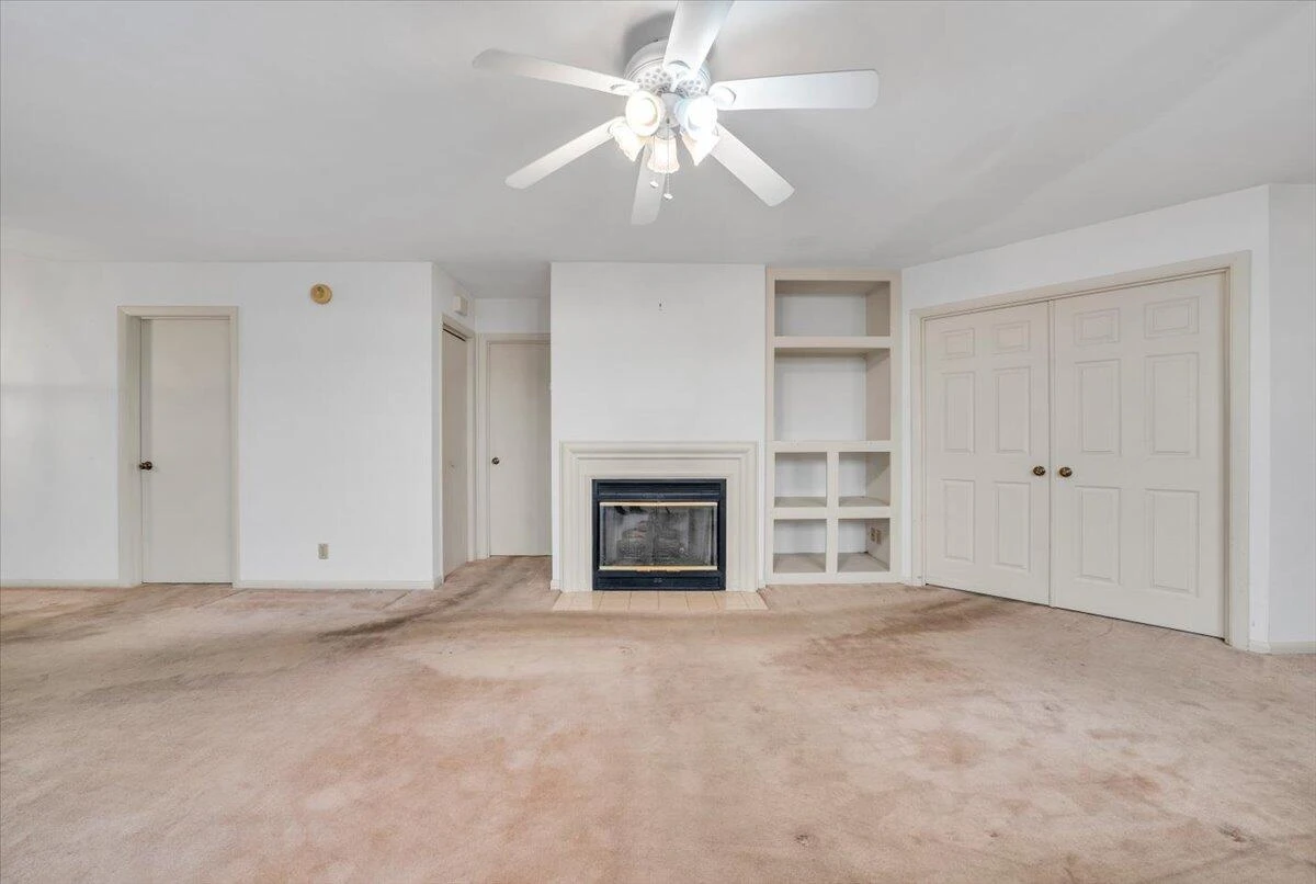 301 Windward DR - Photo 4