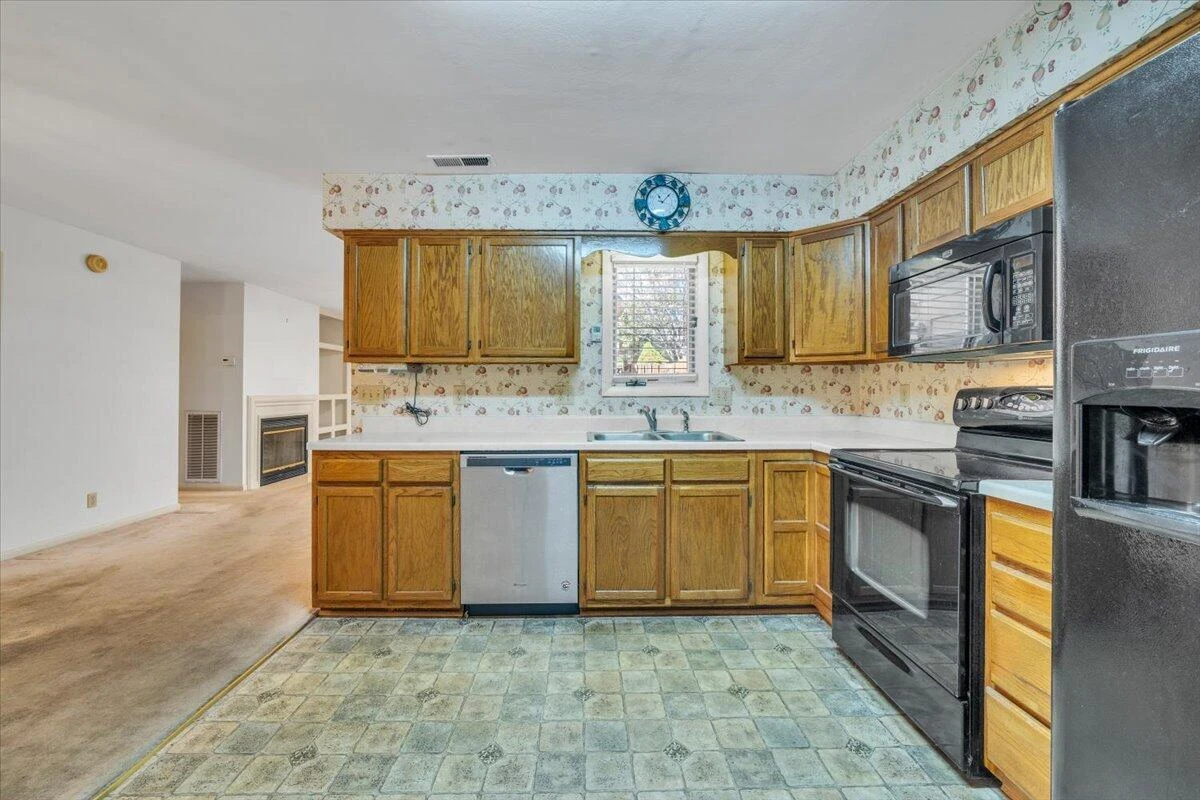 301 Windward DR - Photo 8