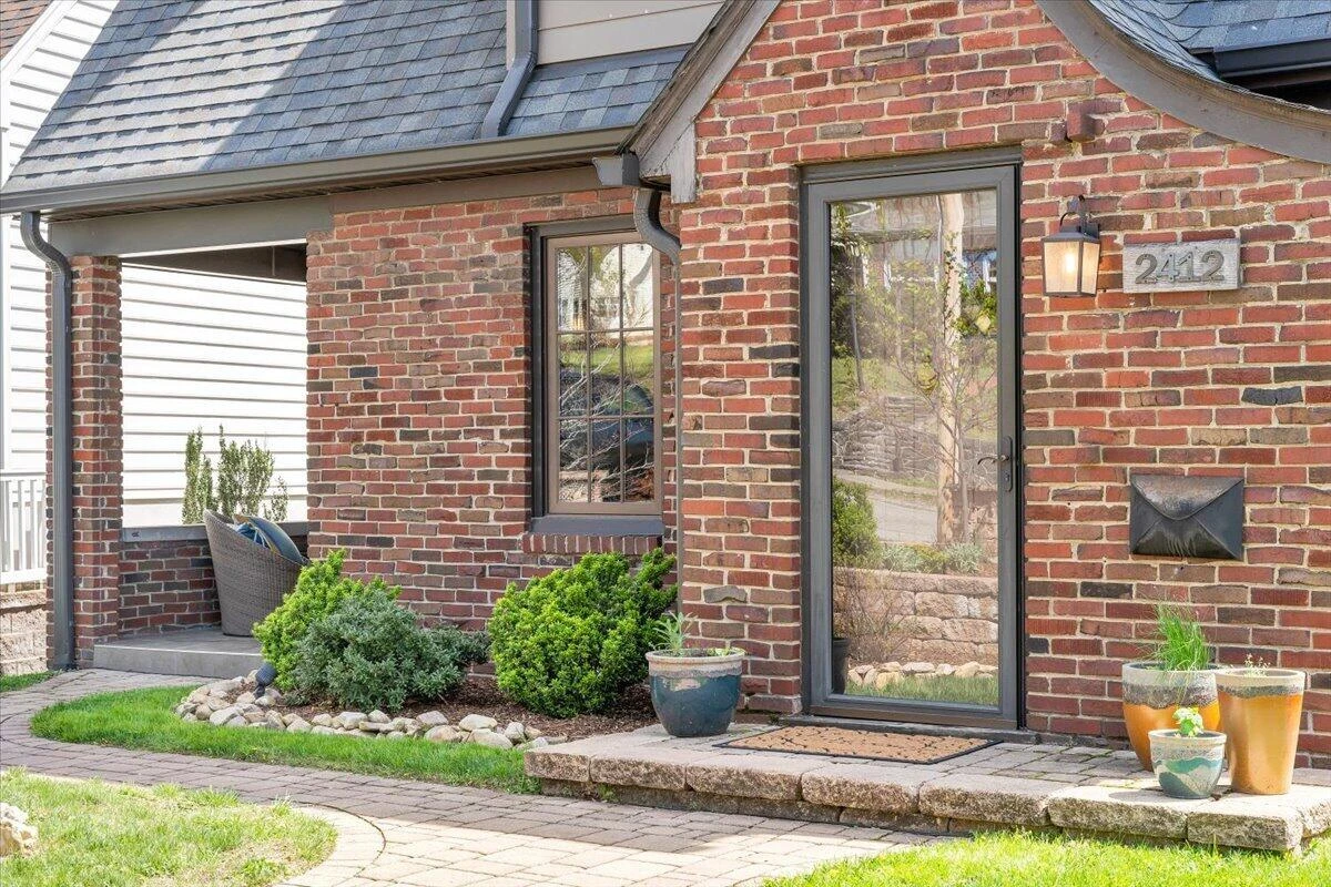 2412 Alberta AVE - Photo 11