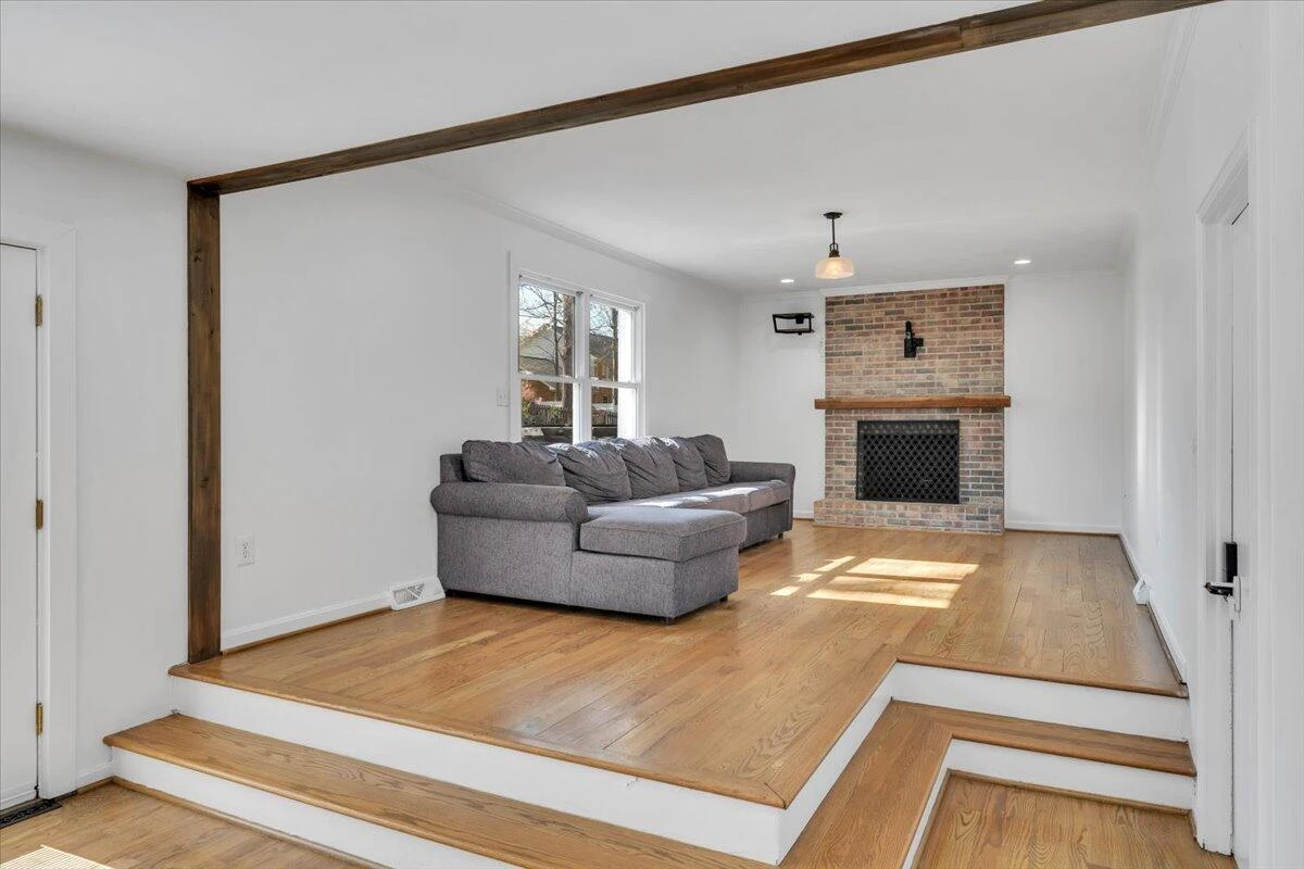 229 Queen Regent CT - Photo 24