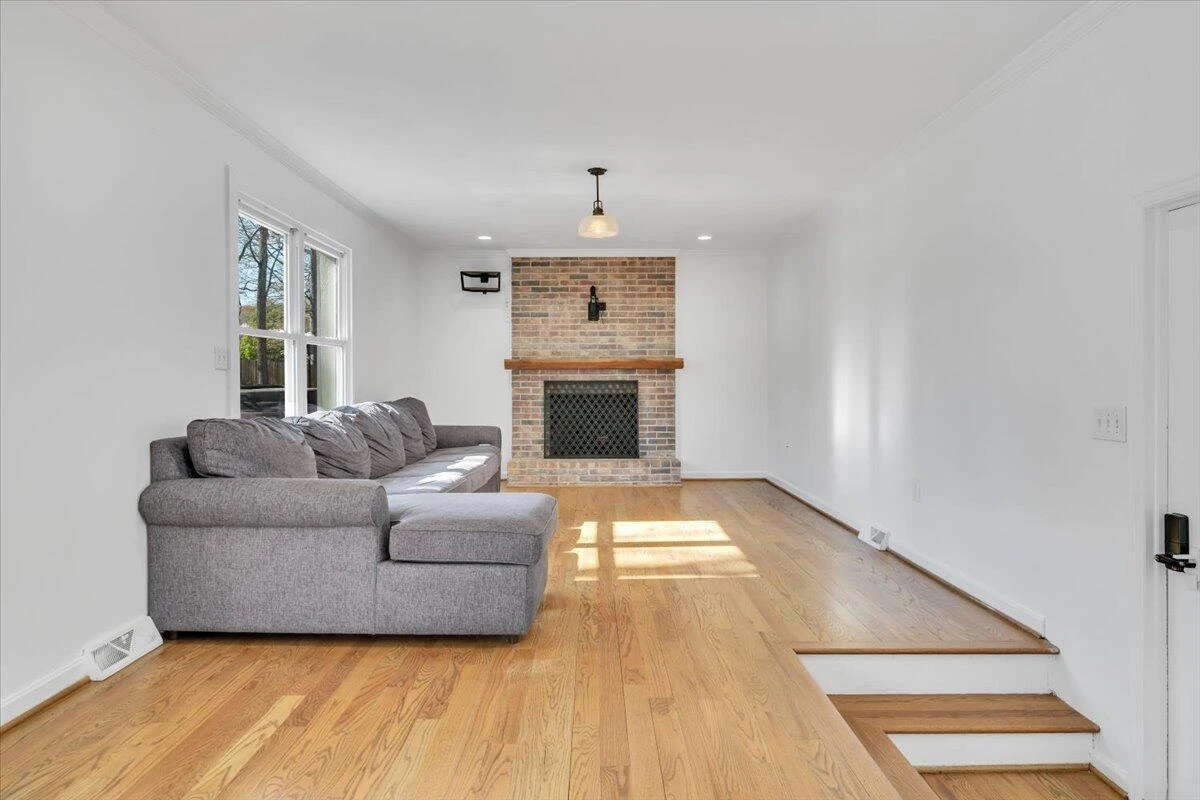 229 Queen Regent CT - Photo 26