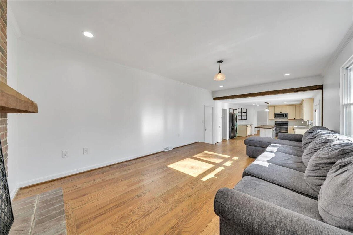 229 Queen Regent CT - Photo 28