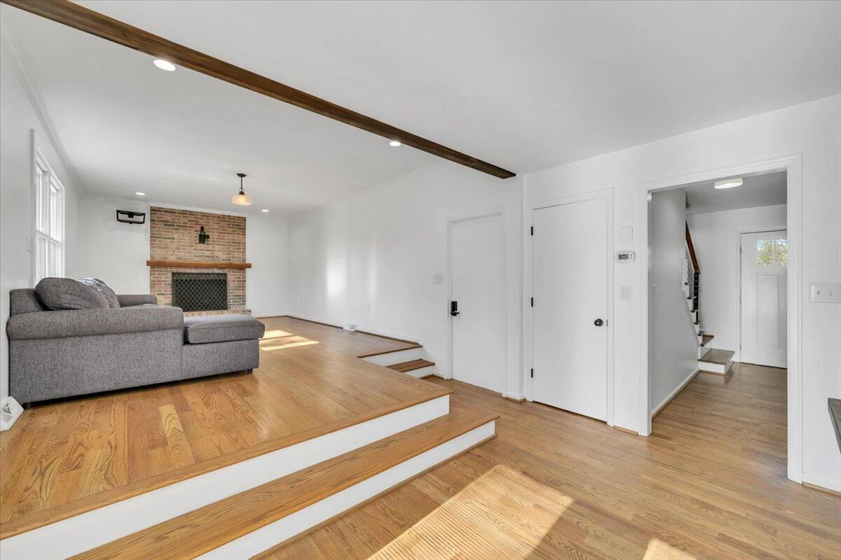 229 Queen Regent CT - Photo 29