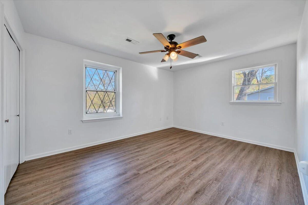 229 Queen Regent CT - Photo 38