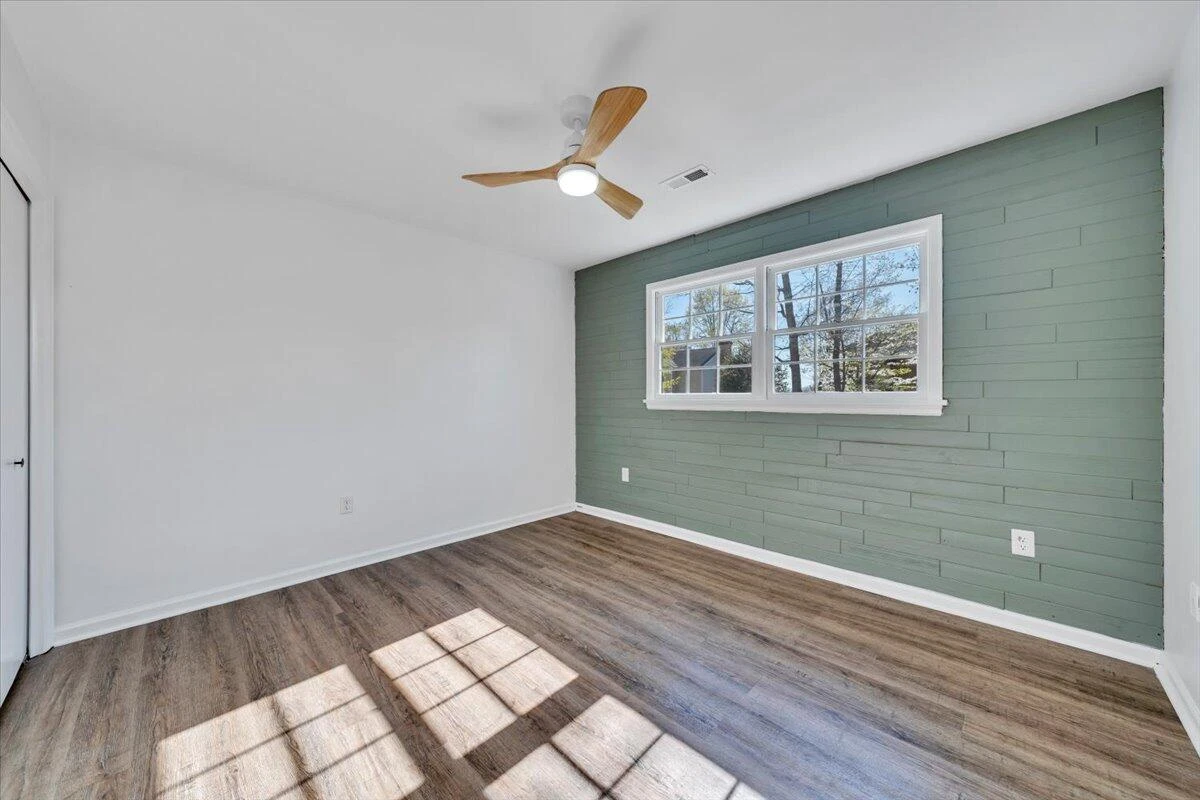 229 Queen Regent CT - Photo 40
