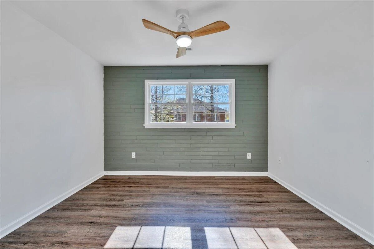 229 Queen Regent CT - Photo 41