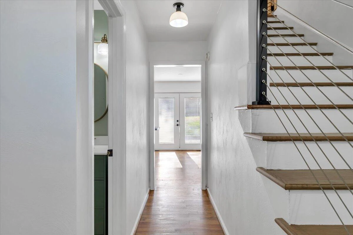 229 Queen Regent CT - Photo 7