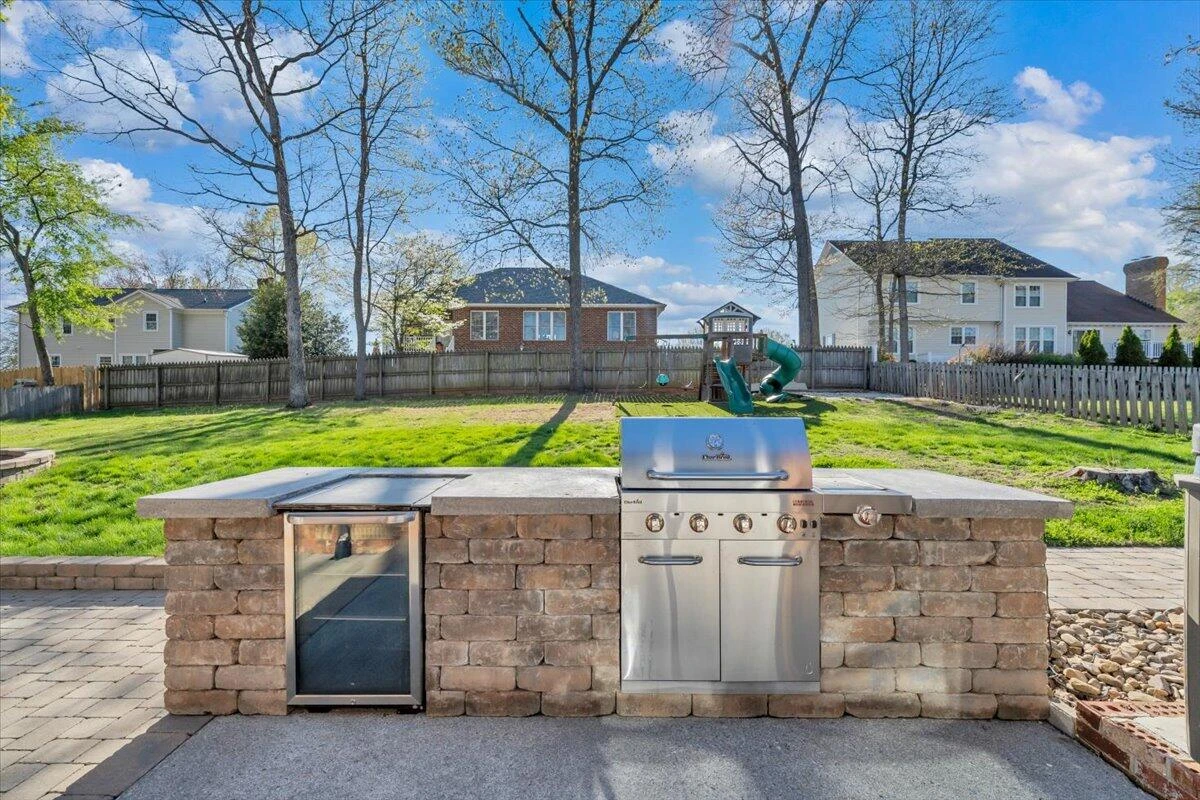 229 Queen Regent CT - Photo 44