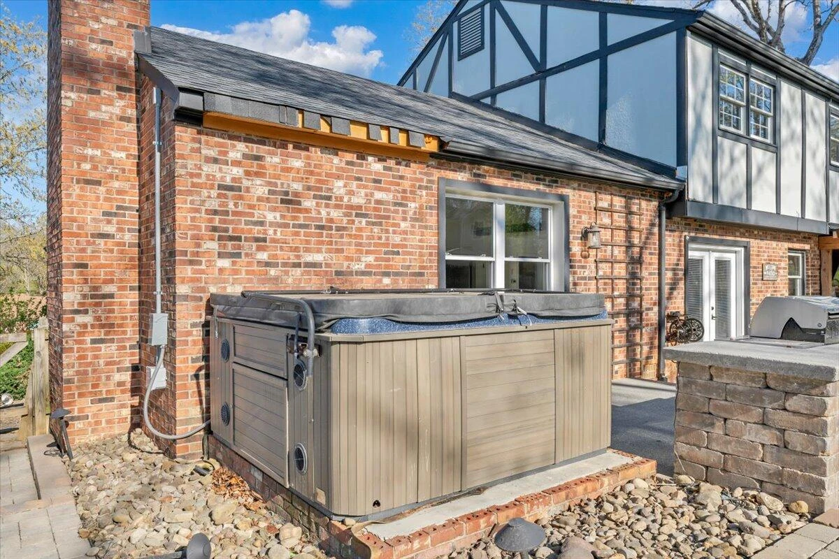 229 Queen Regent CT - Photo 46