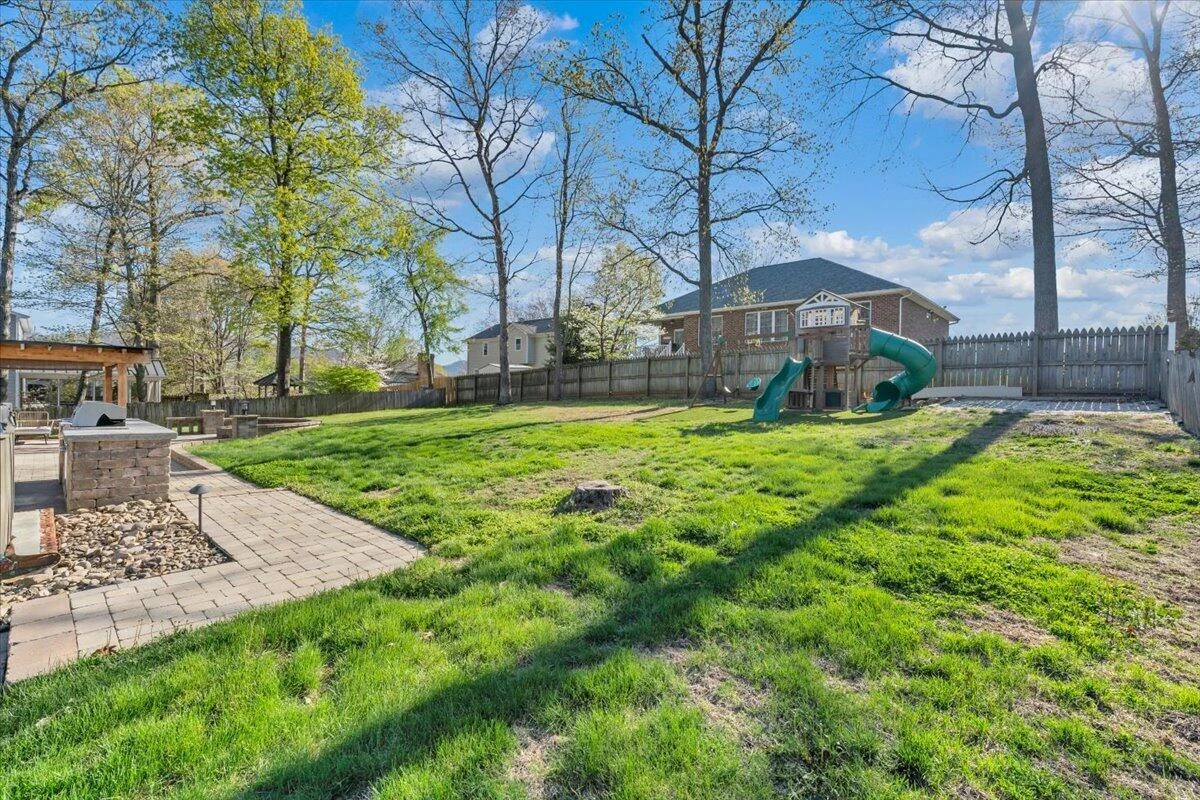 229 Queen Regent CT - Photo 47