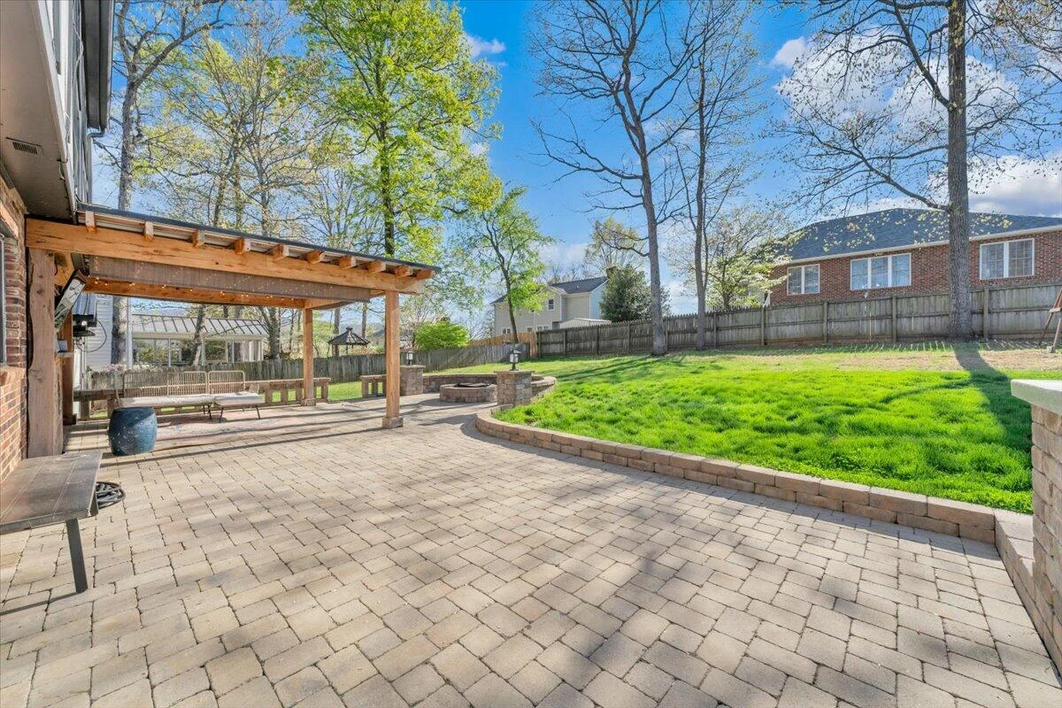 229 Queen Regent CT - Photo 48