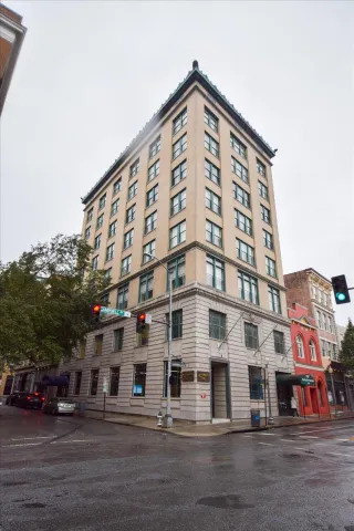 102 Campbell AVE