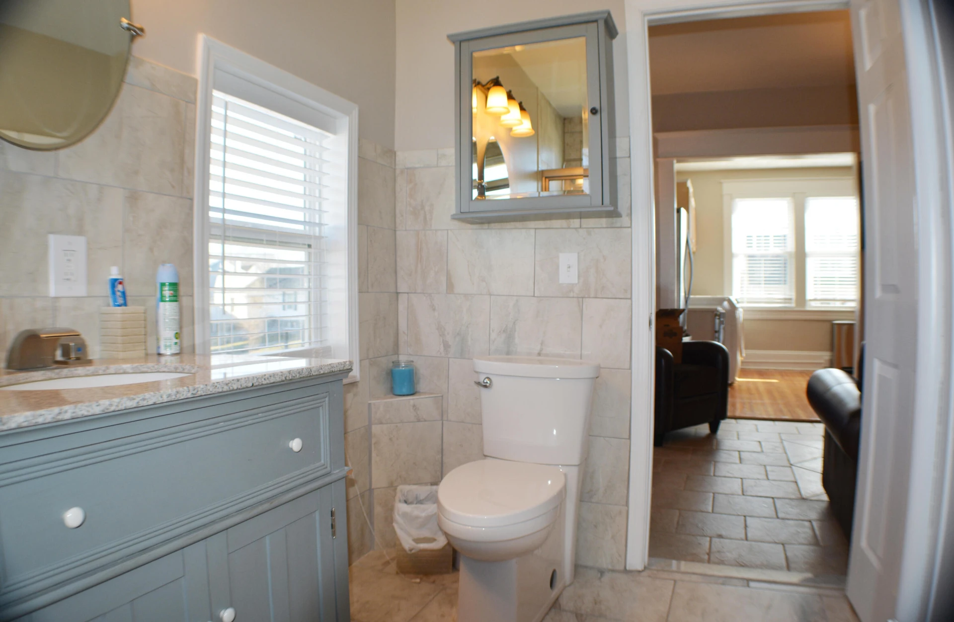 1138 Montrose AVE - Photo 18