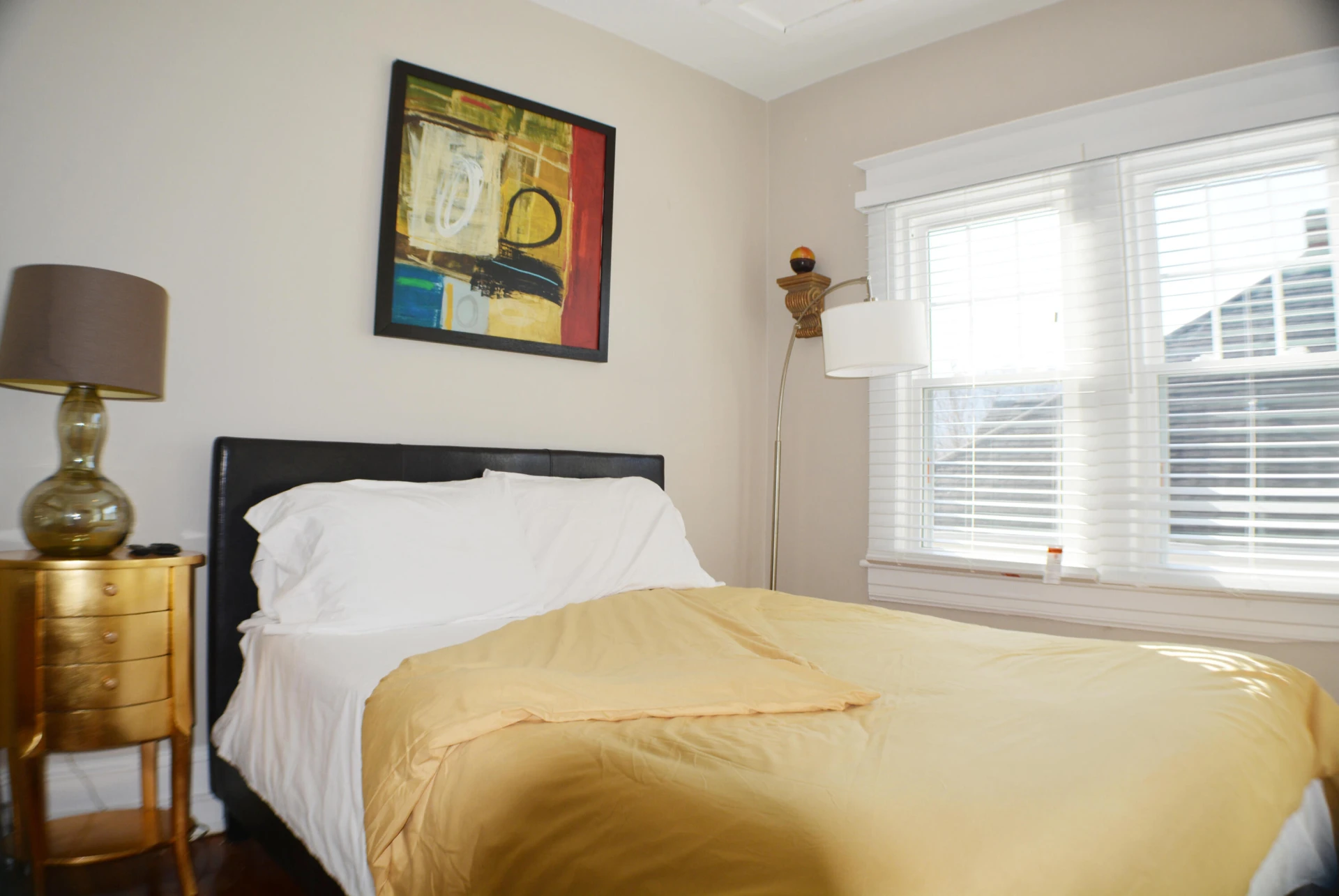 1138 Montrose AVE - Photo 21