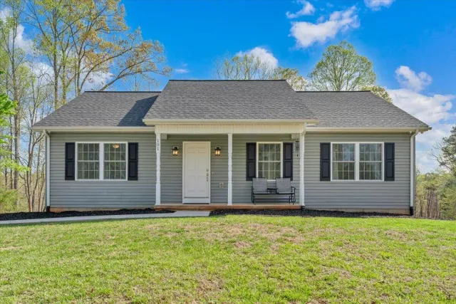 101 Charmwood CIR