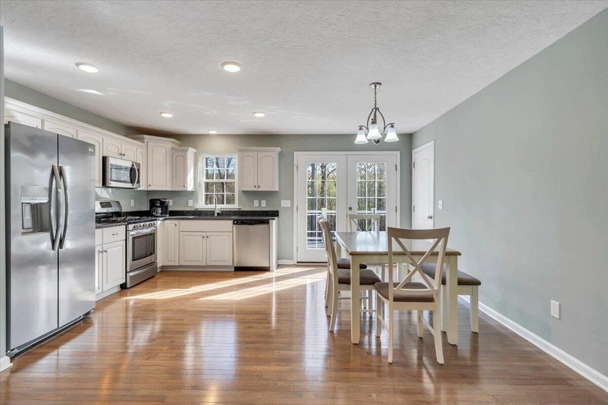 101 Charmwood CIR - Photo 4