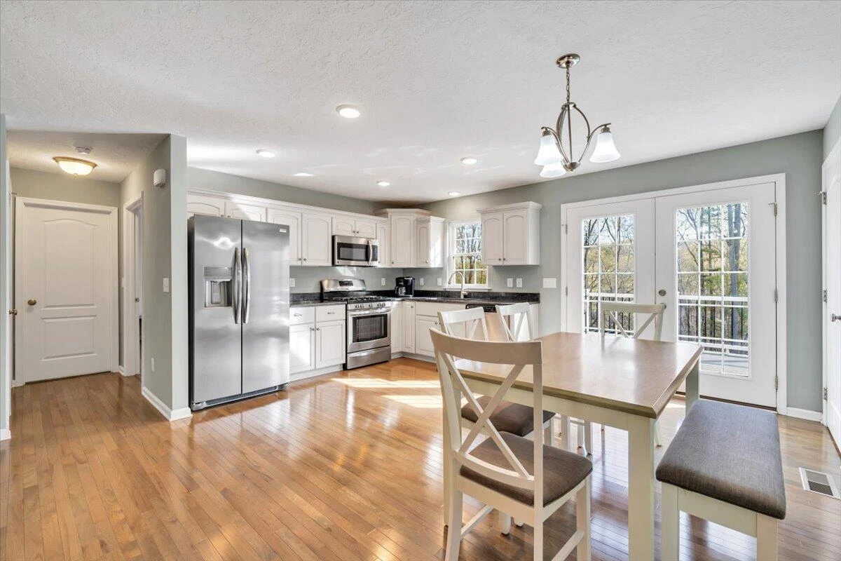 101 Charmwood CIR - Photo 5