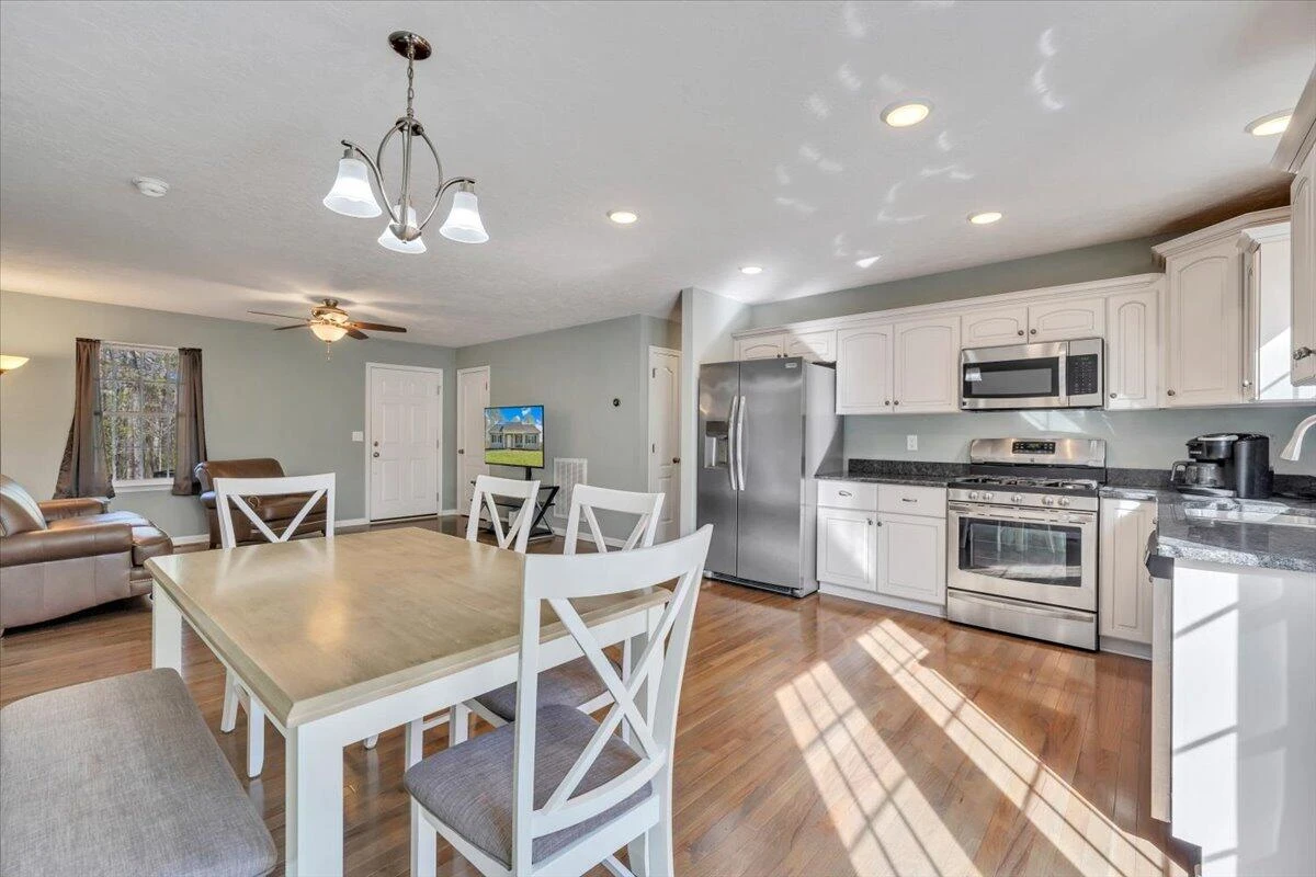 101 Charmwood CIR - Photo 6
