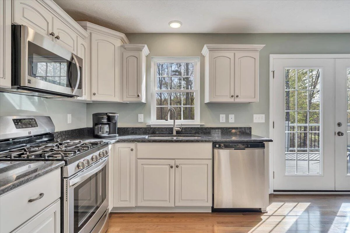 101 Charmwood CIR - Photo 9