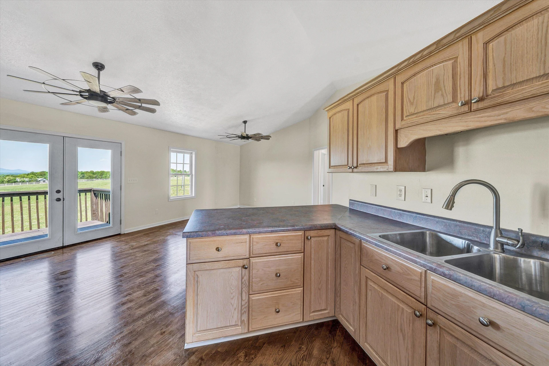1147 Hickory Cove LN - Photo 10