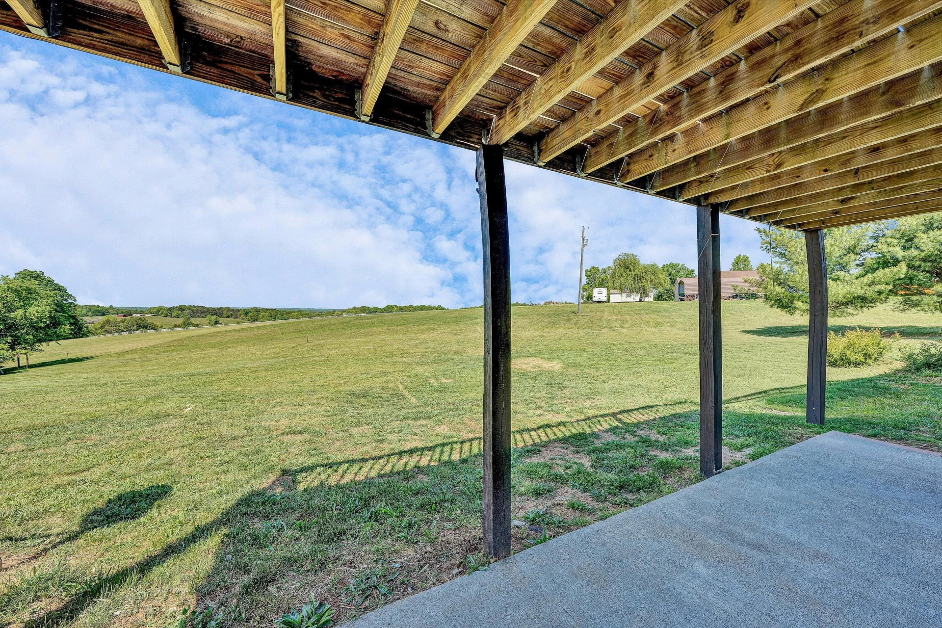 1147 Hickory Cove LN - Photo 32
