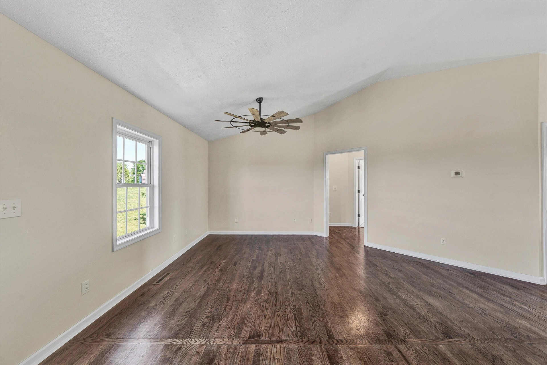 1147 Hickory Cove LN - Photo 7