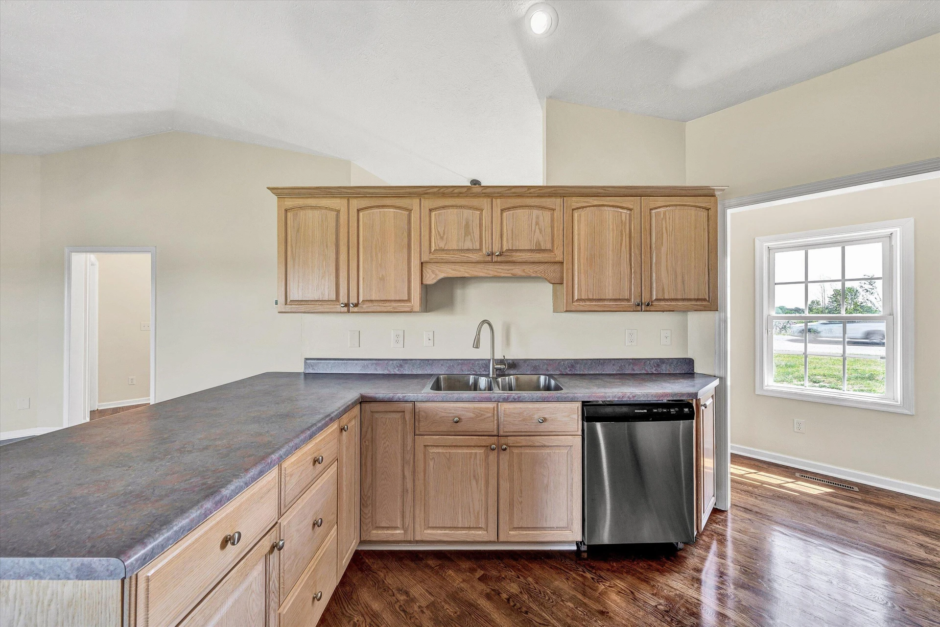 1147 Hickory Cove LN - Photo 9