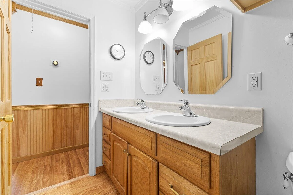 310 Overland DR - Photo 17