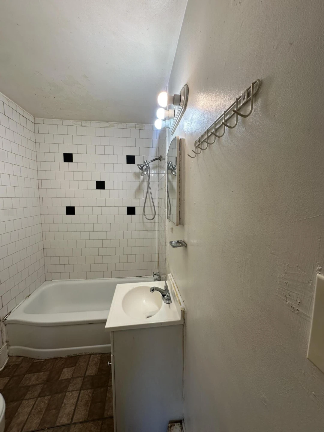 1315 Dudley ST - Photo 6