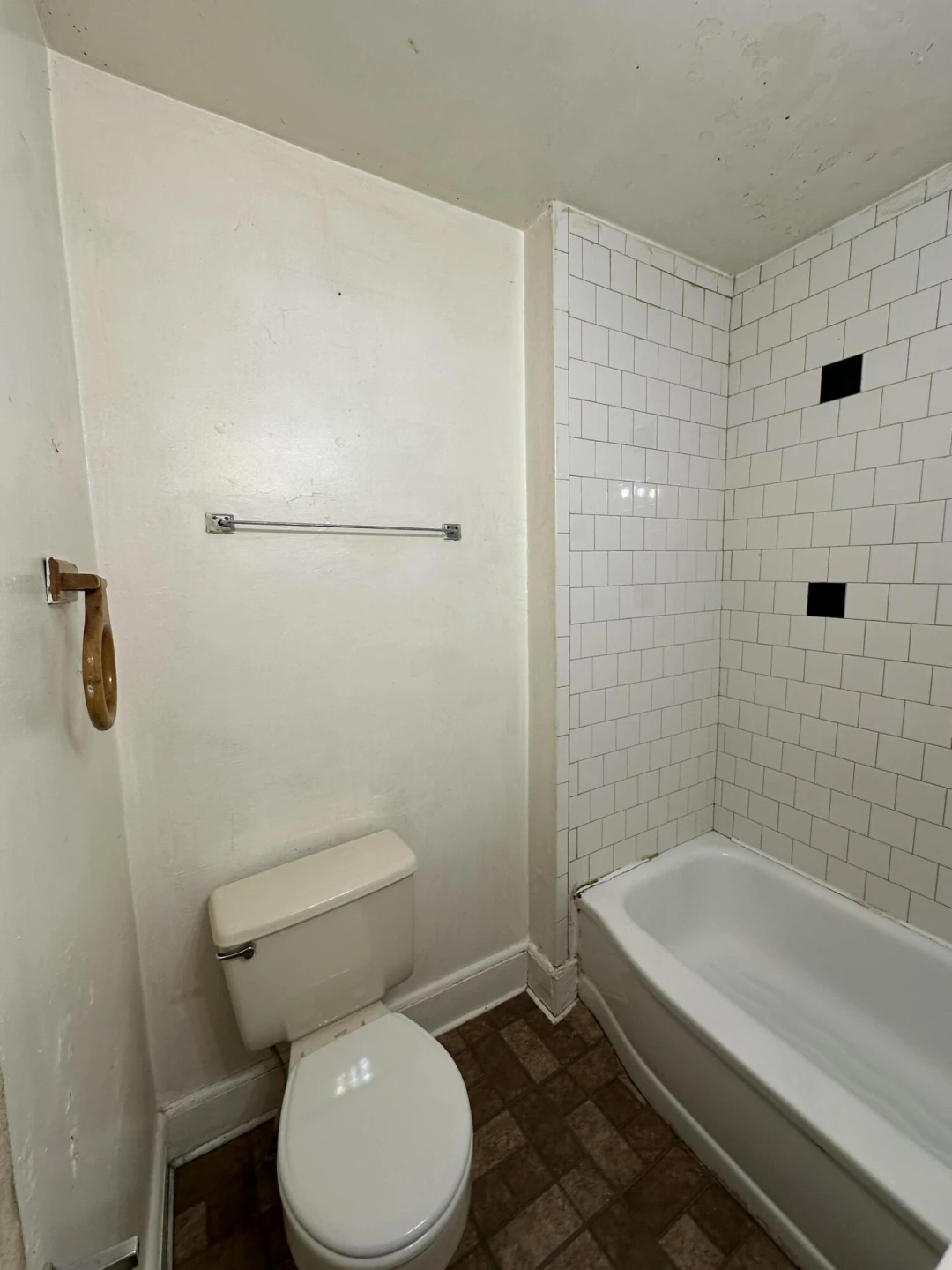 1315 Dudley ST - Photo 7