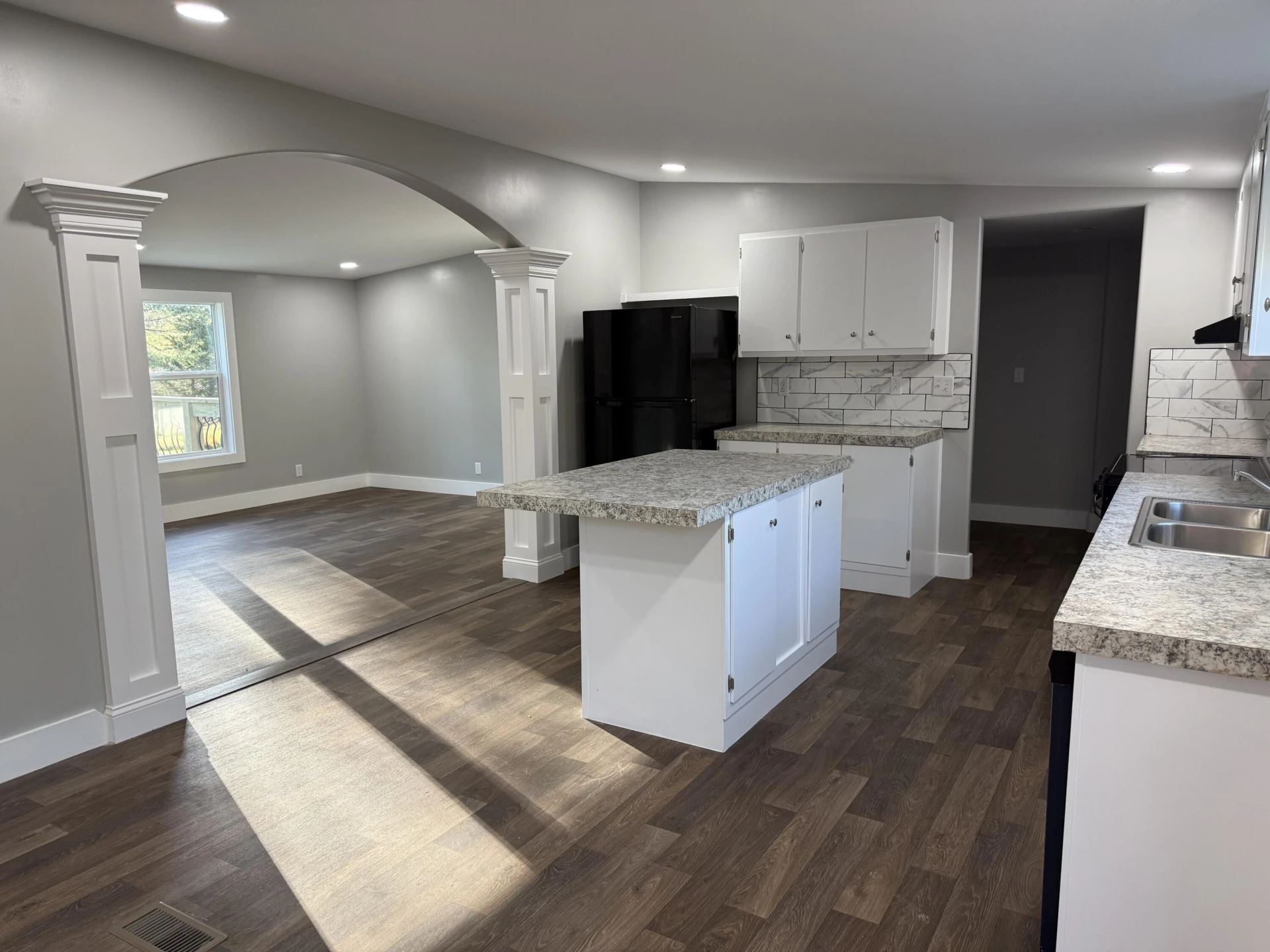 1176 Greenhill CT - Photo 2