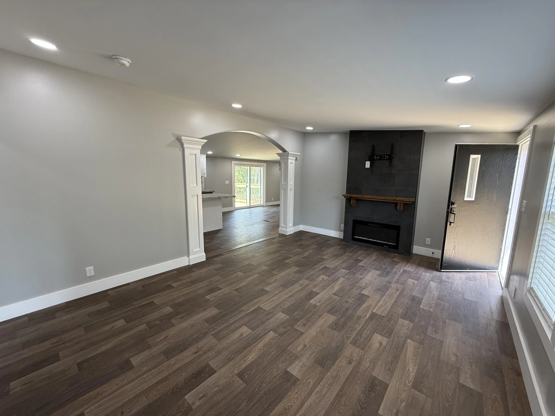 1176 Greenhill CT - Photo 4