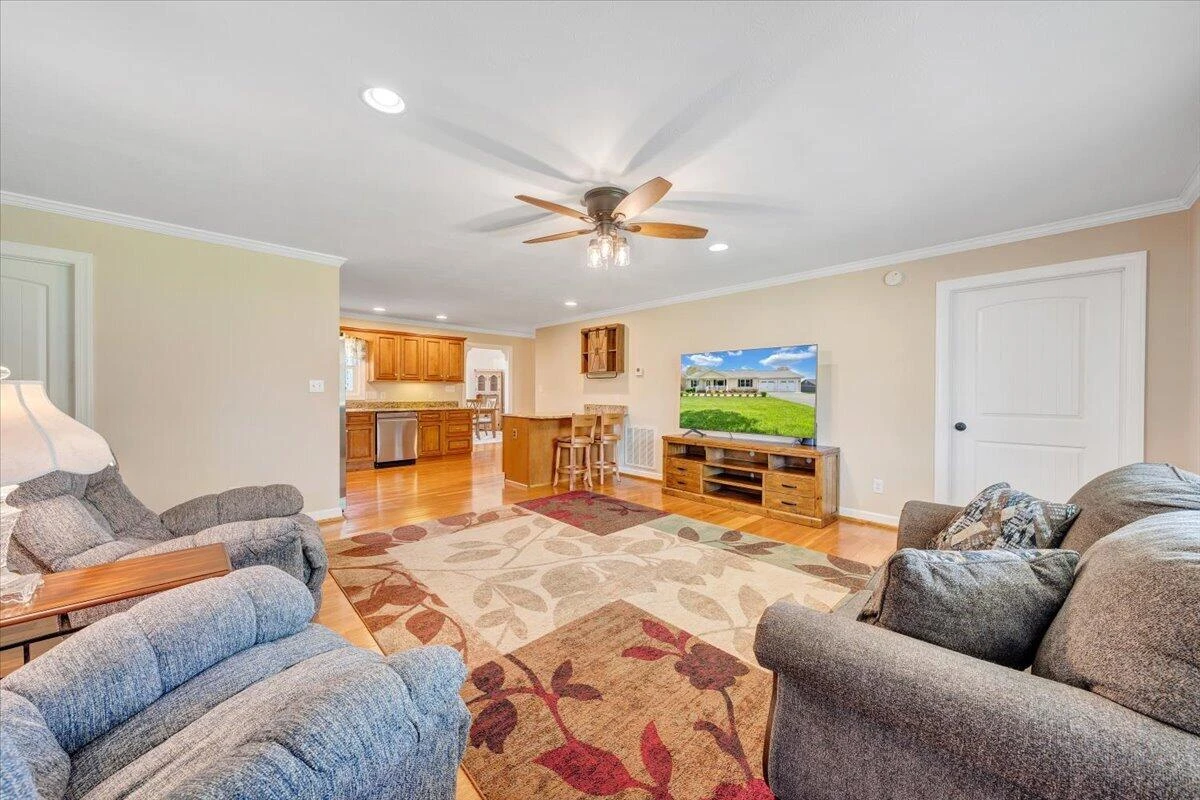 462 GILFORD RD - Photo 5